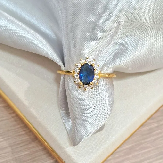 Anel zircônia oval com micro zircônia