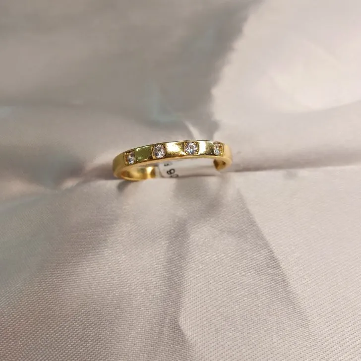 Anel luxo quatro zircônias