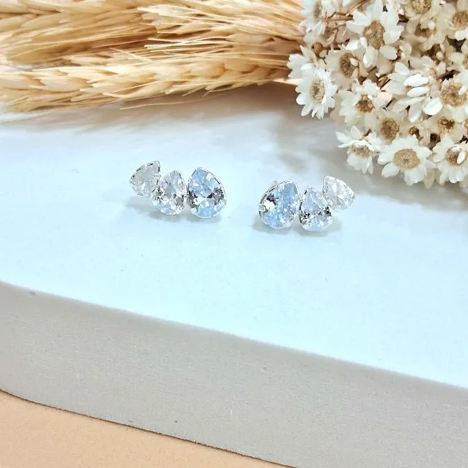 Brinco ear cuff com zircônias prata