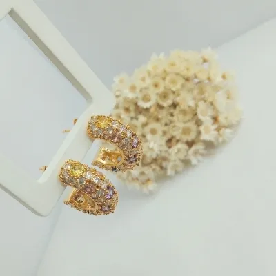 Brinco luxo cravejado com zircônias especiais colors