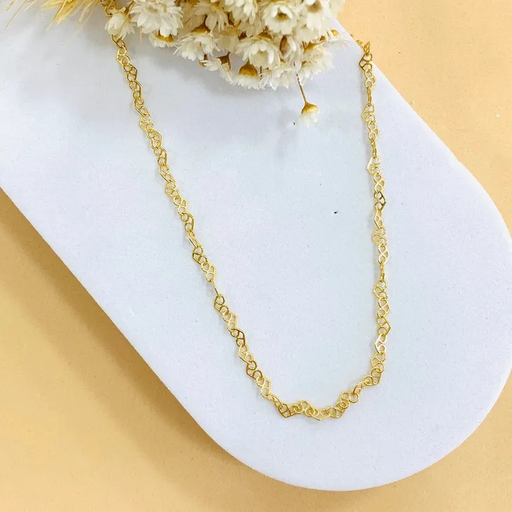 Choker corações com 3 detalhes vazados