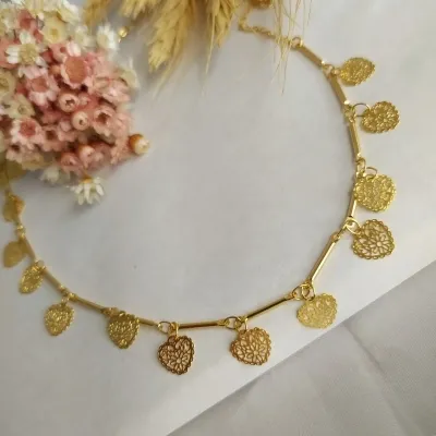 Choker fios com corações trabalhados