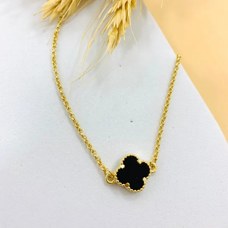 Choker trevo preto