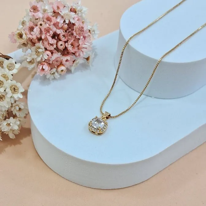 Colar luxuoso cravejado com zircônia