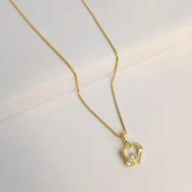 Colar pingente coração com zircônia