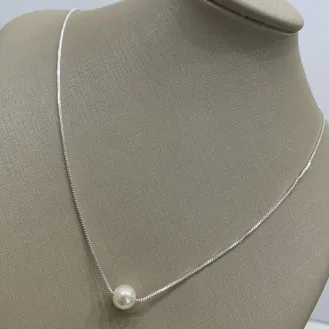 Colar Pingente de Pérola Banho em Prata
