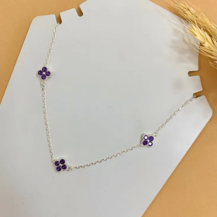 Colar trevos lavanda prata