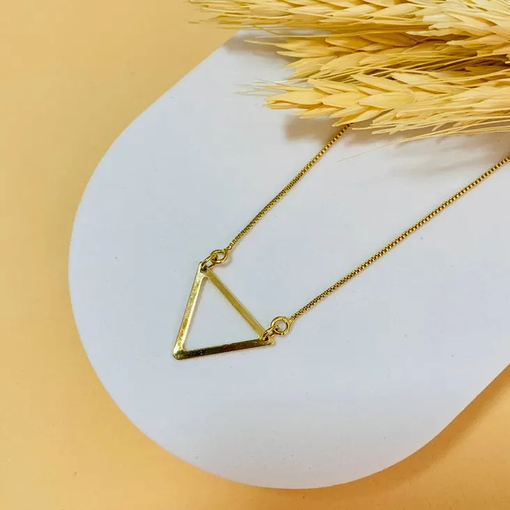 COLAR TRIANGULO