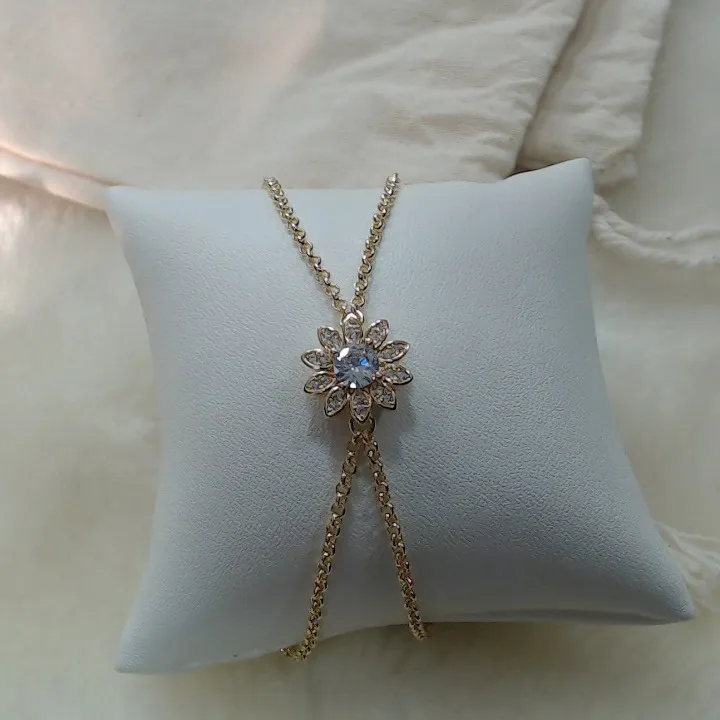 Pulseira dupla corrente elo português com flor cravejada