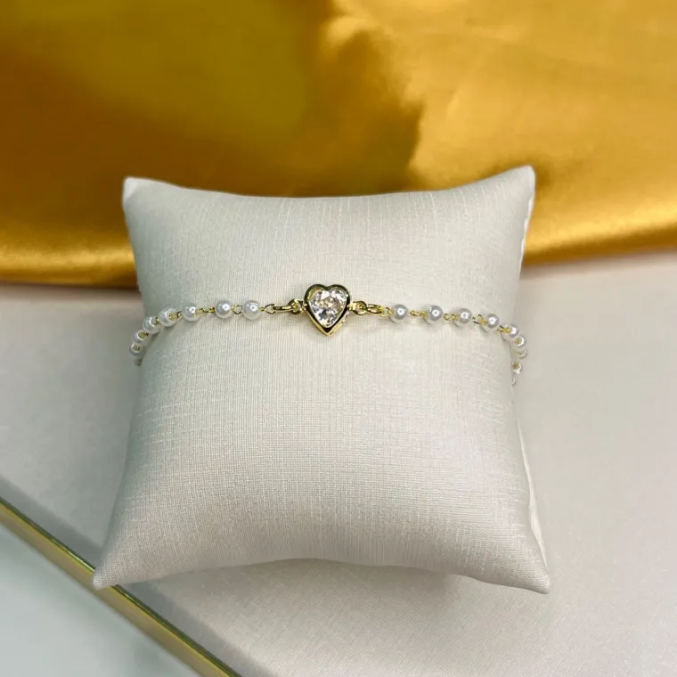 Pulseira perolas com coração zircônia