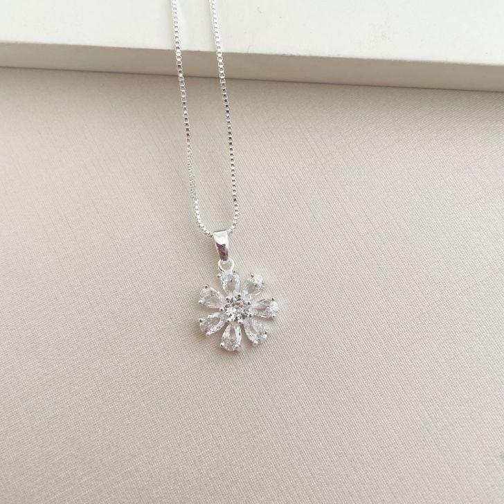 Colar flor cristal cravejada