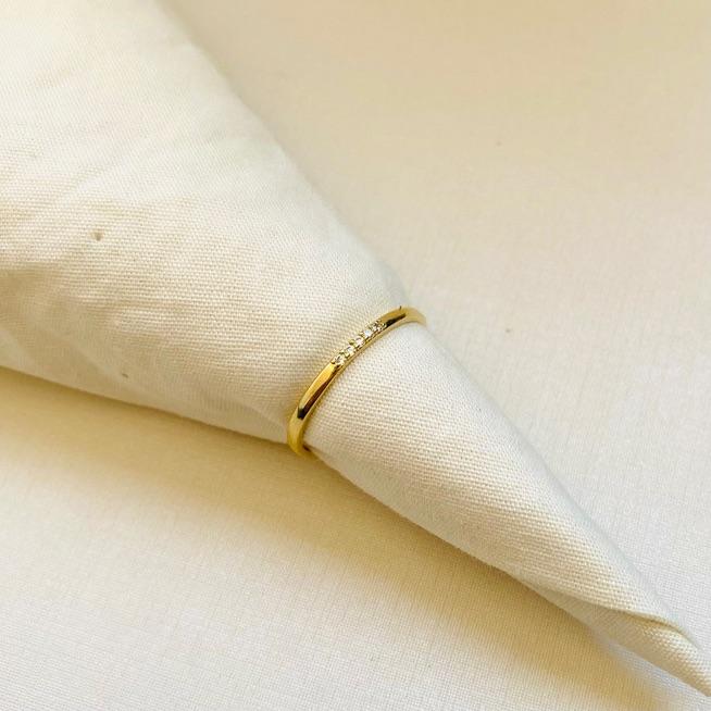 Anel minimalista 5 micro zirconias