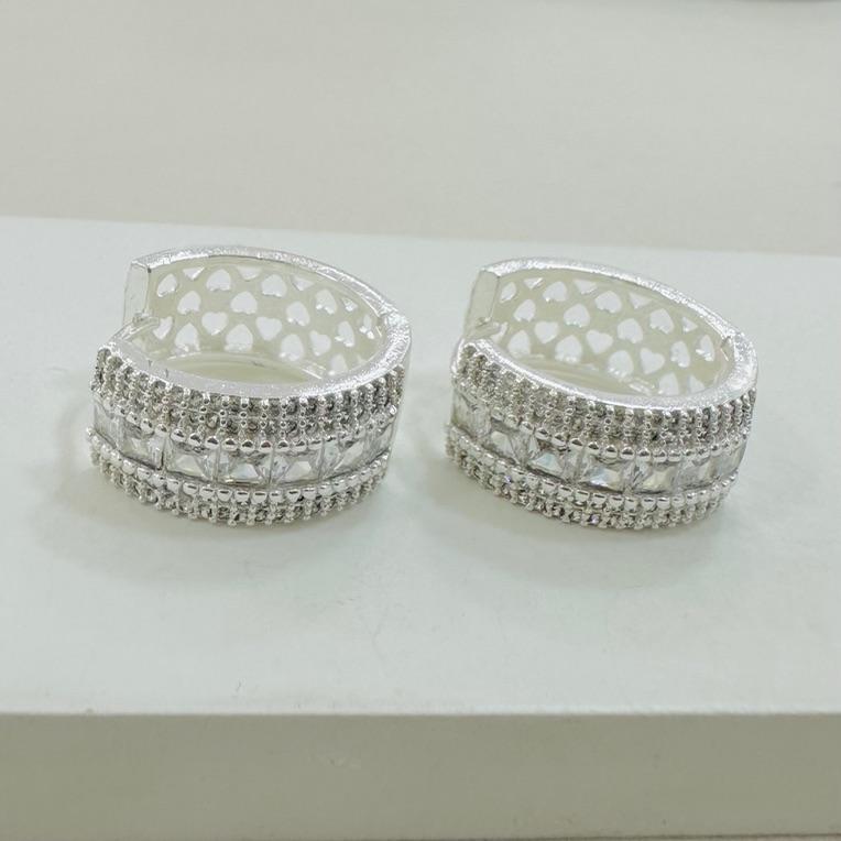 Argola Luxuosa com zirconias
