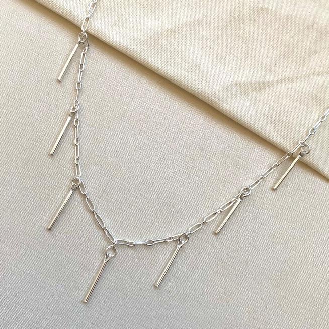 Choker hastes penduradas banho em prata