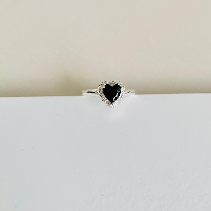 Anel coração zirconia preta