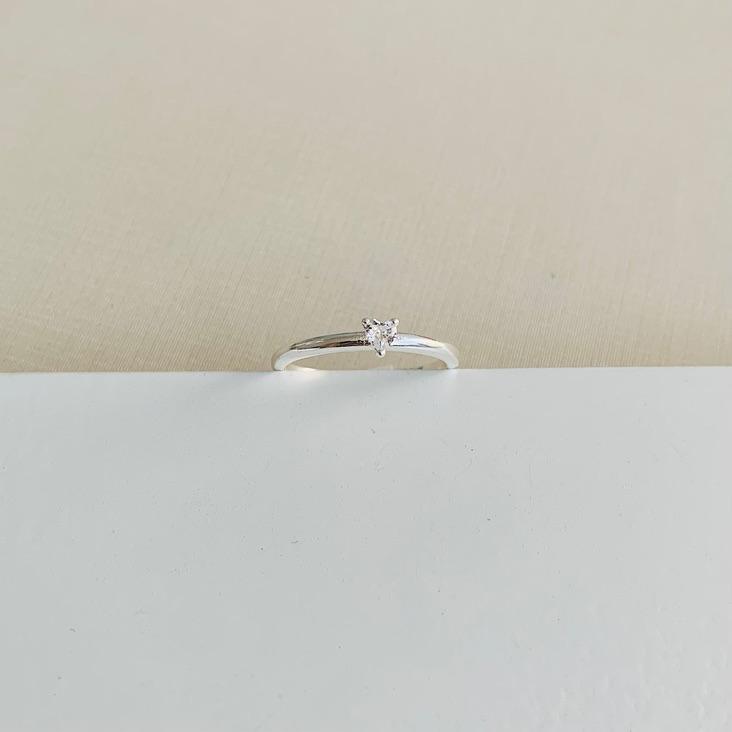 Anel sólitario coração