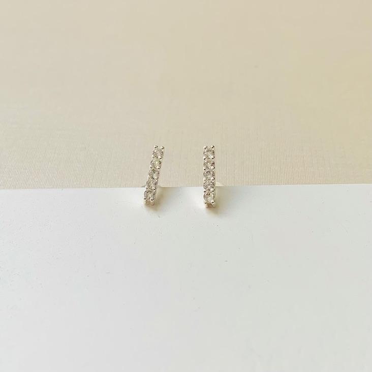 Brinco fio 5 zirconias