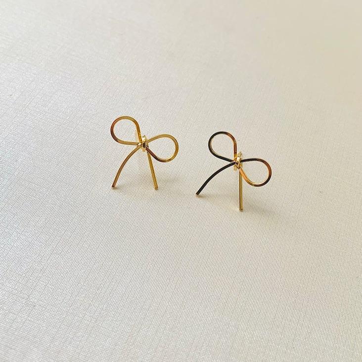 Brinco laço encanto liso