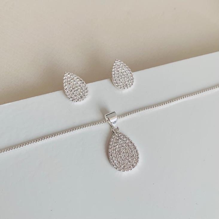 Conjunto gota G cravejada