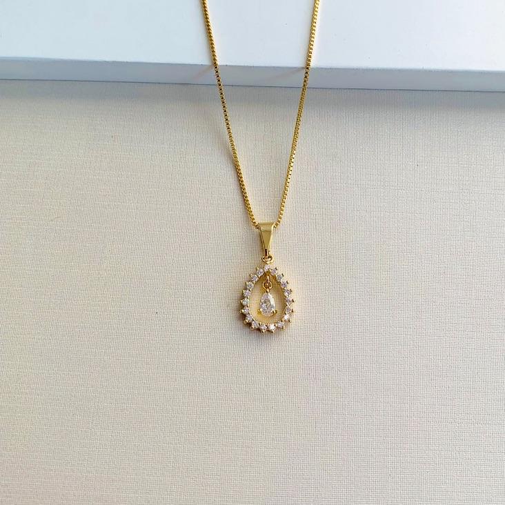 Colar gota cravejada com gota de zirconia