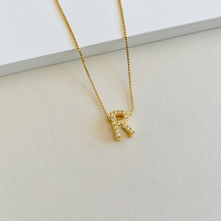 Colar inicial R cravejada