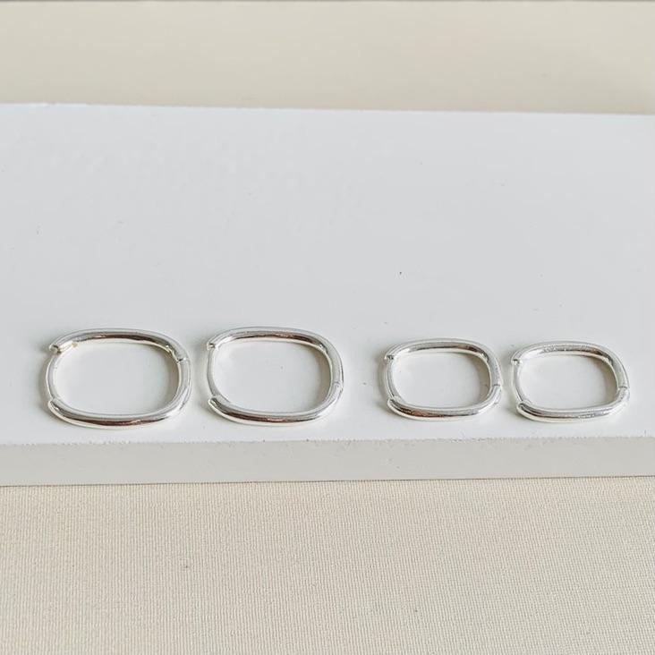 Dupla argolinha fina quadrada