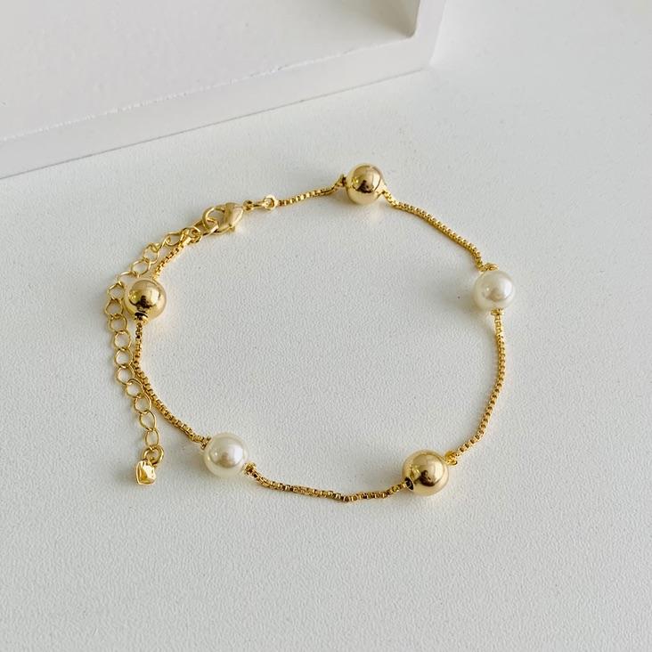 Pulseira pérolas e bolinhas da veneziana