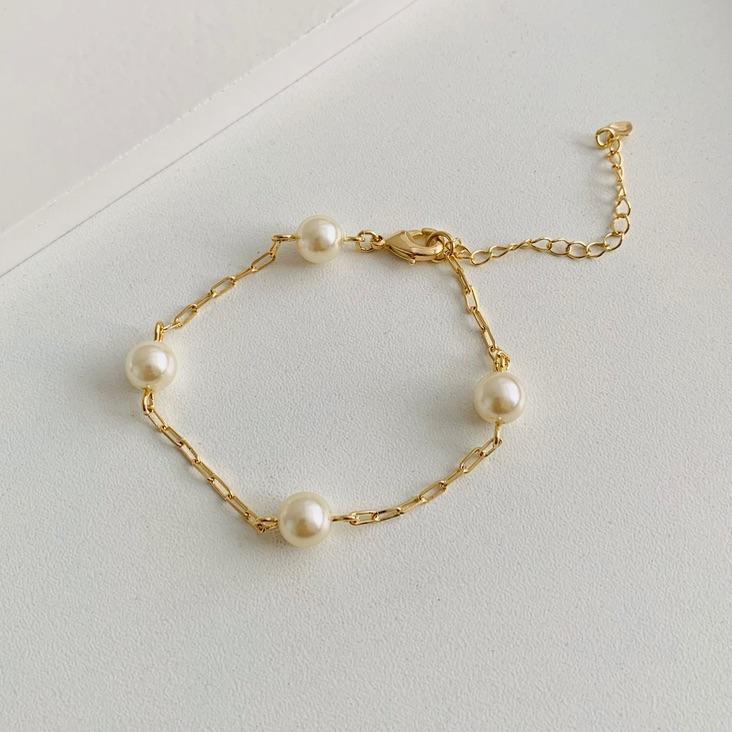 Pulseira pérolas na cartier
