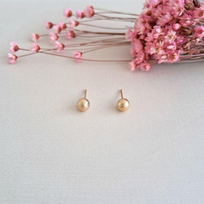 Brinco Bolinha Texturizada Gold P