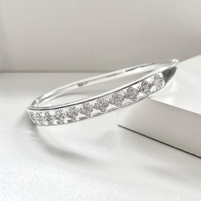 Bracelete trevo cravejado