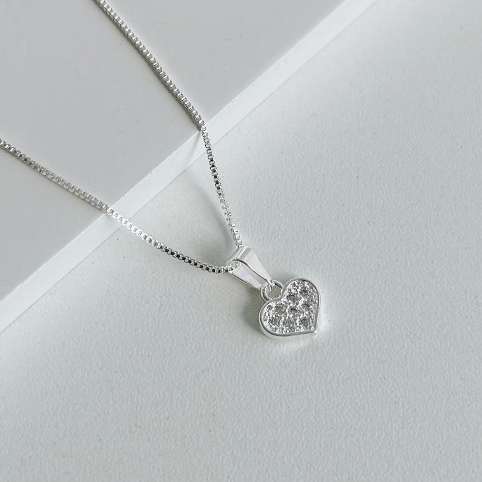 Colar coracao de zirconias