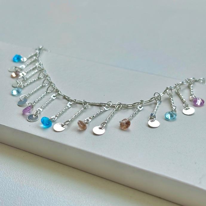 Pulseira penduricalhos colors