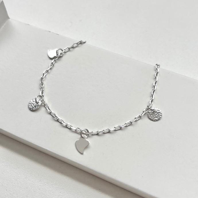 Tornozeleira penduricalho liso