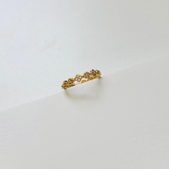 Anel detalhes com zirconia