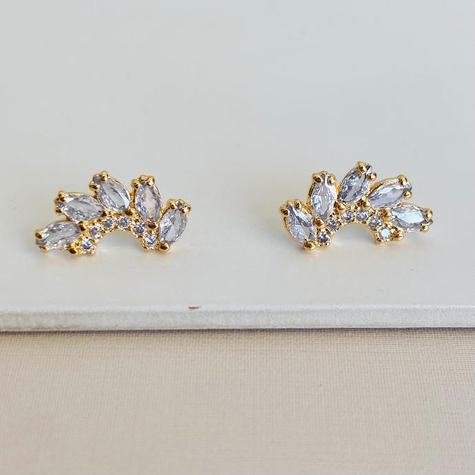 Brinco ear cuff cravejado 5 zircônias