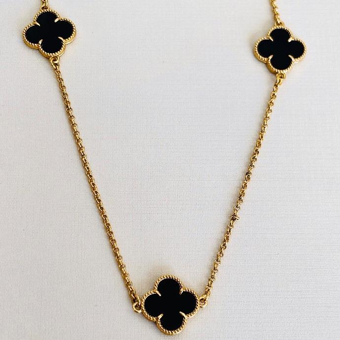 Choker trevo preto
