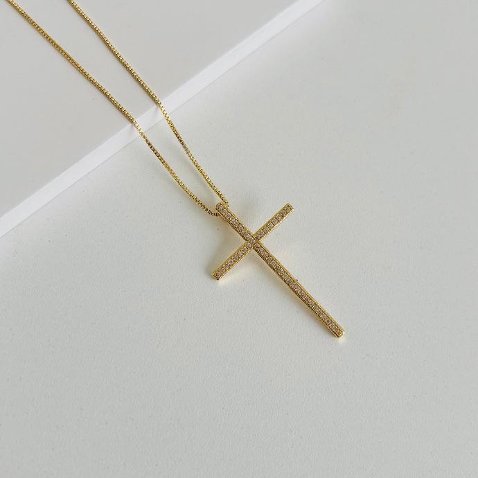 Colar lux cruz cravejada