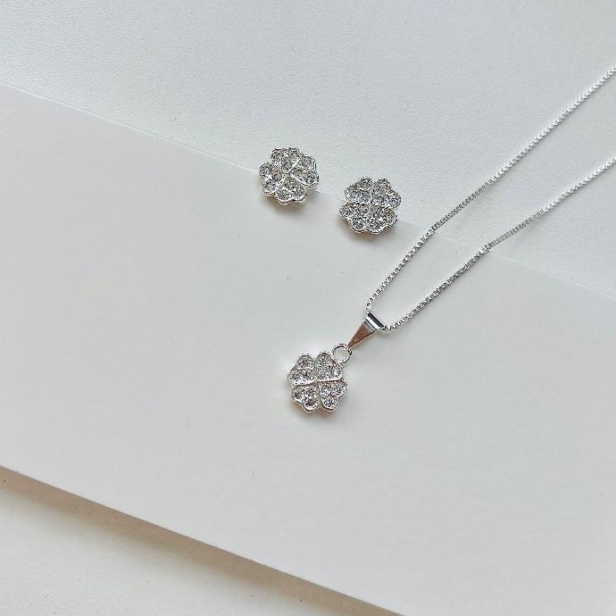 Conjunto trevinho zirconias