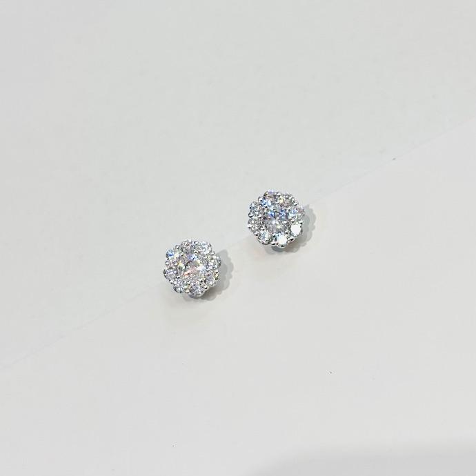 Brinco circulo de flor zirconia