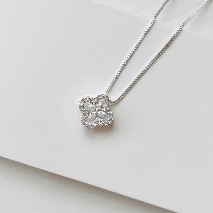 Colar lux trevo em zirconia