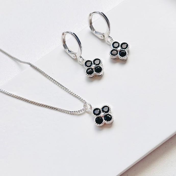 Conjunto trevinho preto