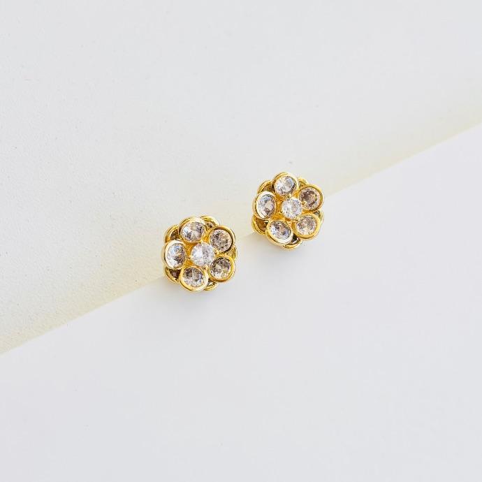 Brinco flor pétalas com ponto de luz
