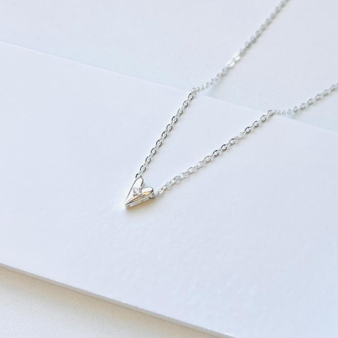 Colar coraçãozinho liso com zirconia