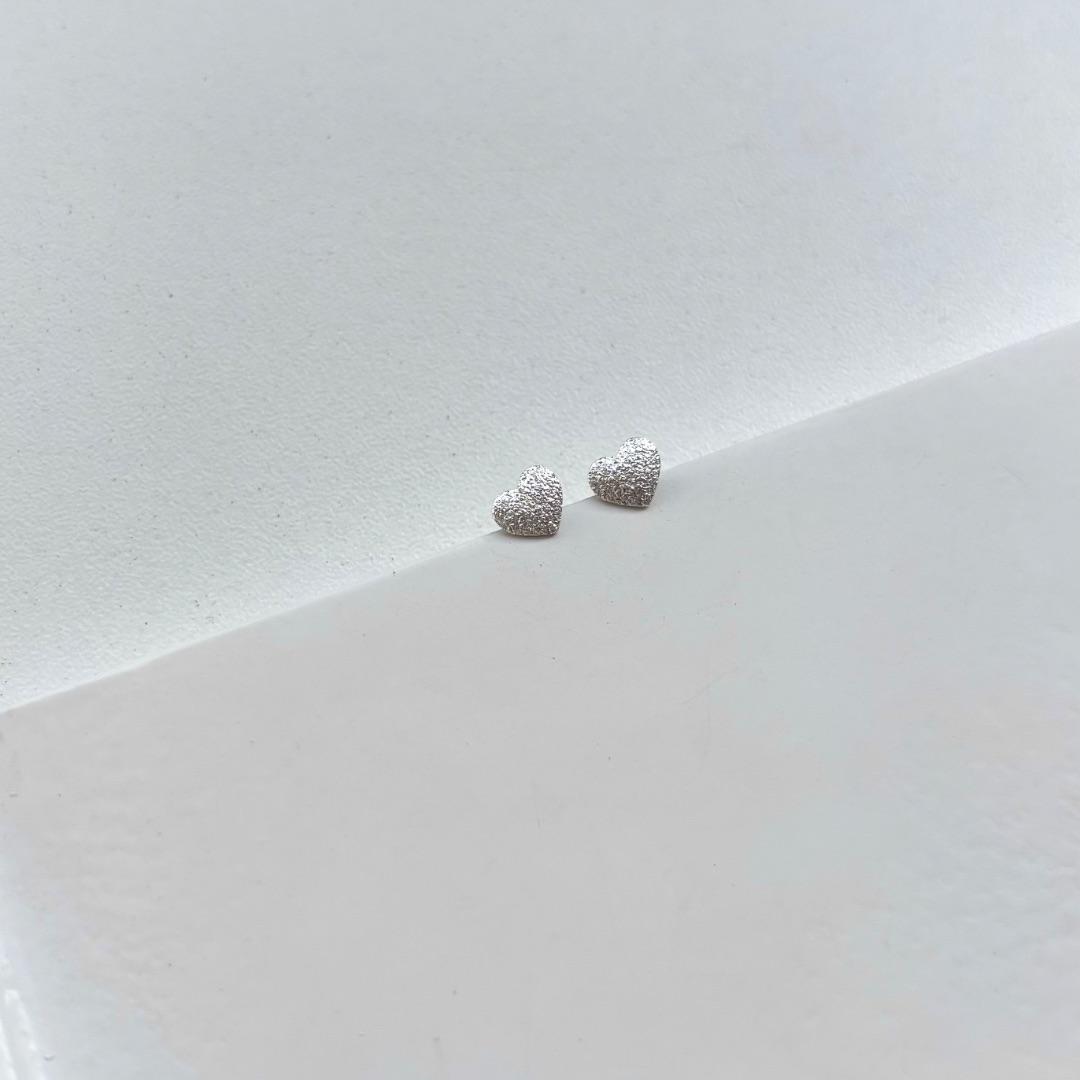 Brinco coração diamantado P